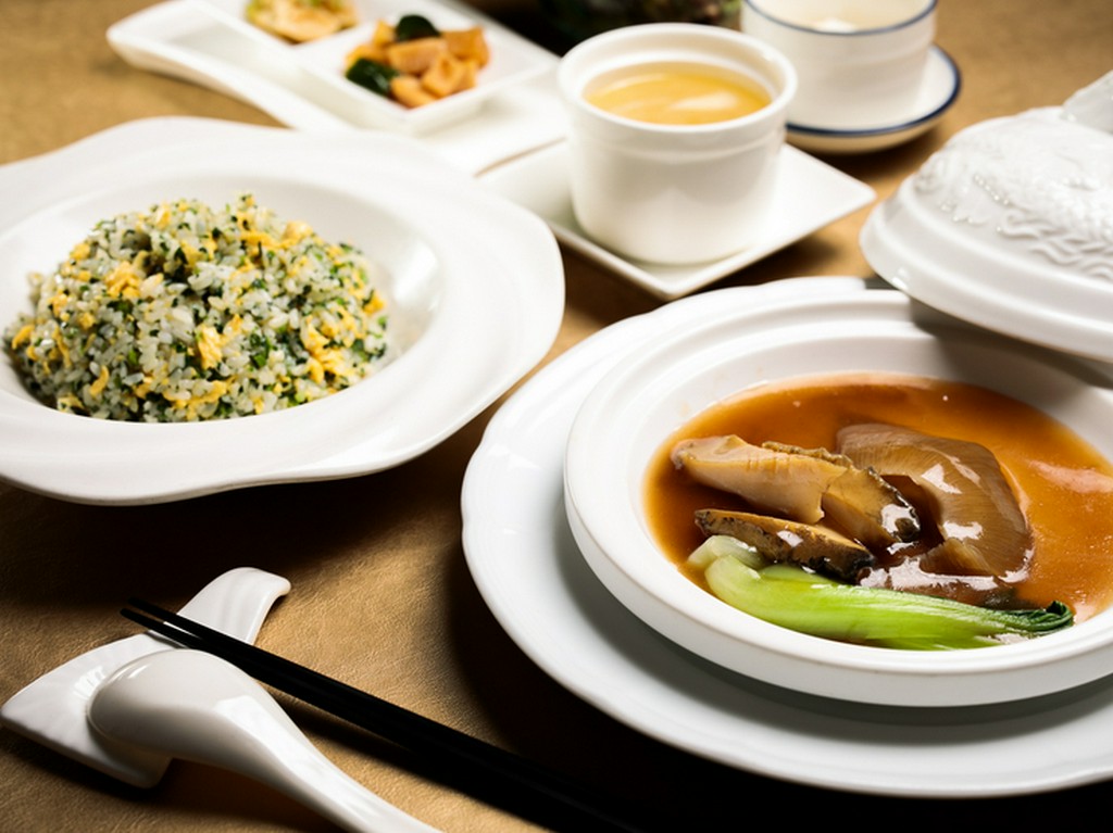 三陸産フカヒレとアワビの煮込み ホウレン草チャーハンセット