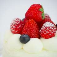 REGINAダイニングにて、優雅な時を過ごすのはいかがでしょうか？イタリアンREGINAのシェフがご用意する、Christmas限定コースです。大切な人との聖なる夜に・・・。