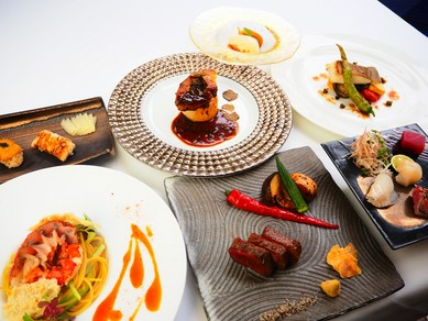 多彩な料理の完全個室。安心を確保して会食を。