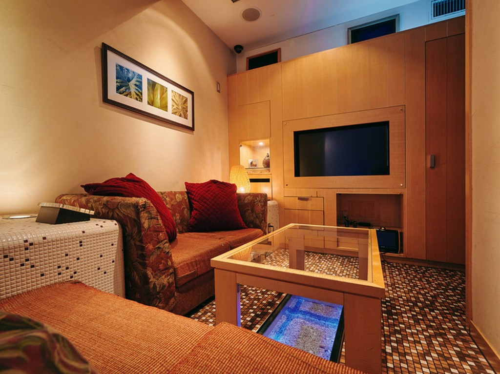 リゾートホテルのような内装で、非日常を満喫