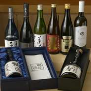 『獺祭』や『作』『智』など、通好みの銘酒が揃っているのがうれしいところ。単品料理には日本酒、握りにはシャンパンとして、コースに合わせたペアリングも用意されています。