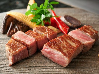 上品な脂の甘み、肉の旨みを堪能できる『A5ランク　雪降り和牛』