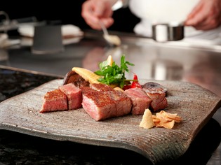 上品な脂の甘み、肉の旨みを堪能できる『A5ランク　雪降り和牛』