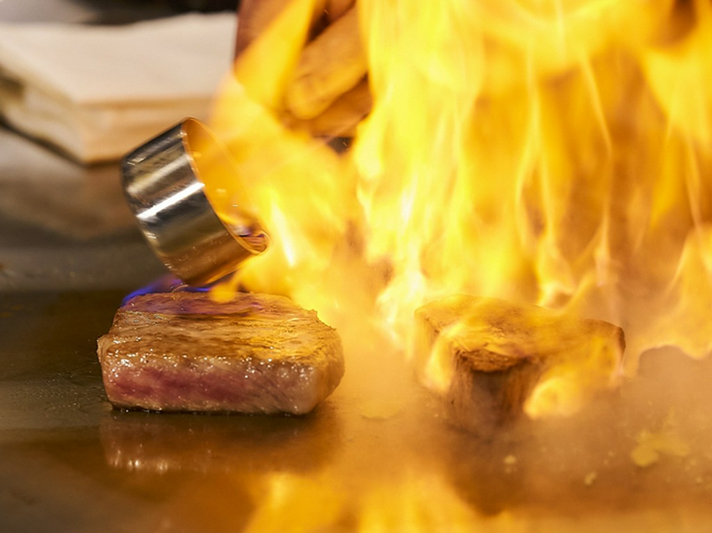 ゲストが笑顔になれるよう、臨場感あふれるパフォーマンス