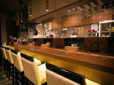 オシャレな店内で静かにお二人の会話をお楽しみいただけます。