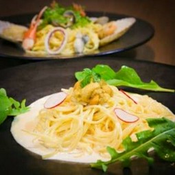 うにとイクラのクリームパスタ