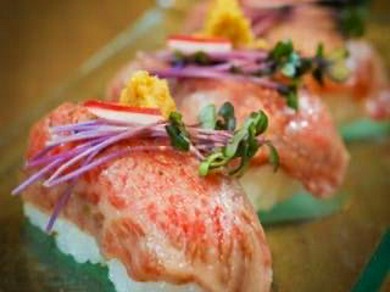 国産牛三角の炙り寿司(3貫)