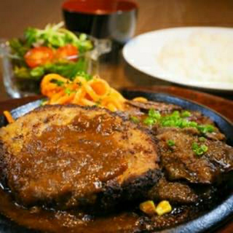 ハンバーグ定食