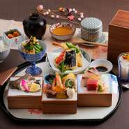 先付
三段弁当
茶碗蒸し
天麩羅
ご飯
味噌汁
デザート