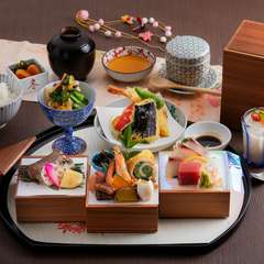 四季彩三段弁当　【平日ランチ限定】