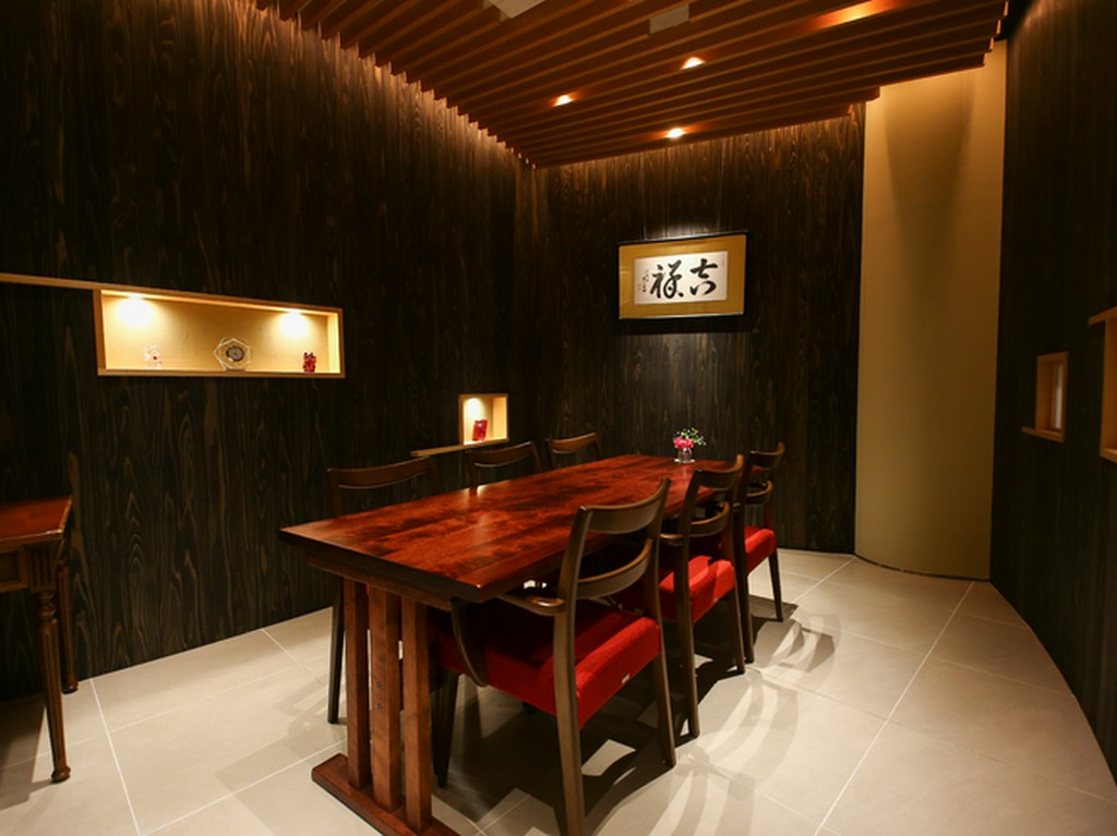  完全個室でございます。