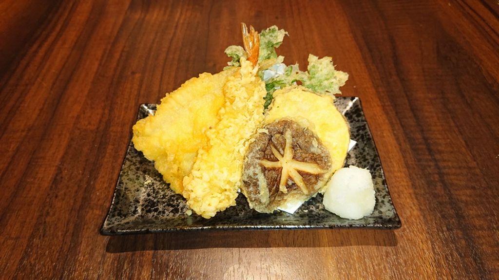 揚げたて江戸前天麩羅、天麩羅弁当をお持ち帰り