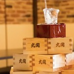 柔らかく飲みやすい『すず音』などの日本酒も豊富に揃えております。様々な料理に合わせてお愉しみください。