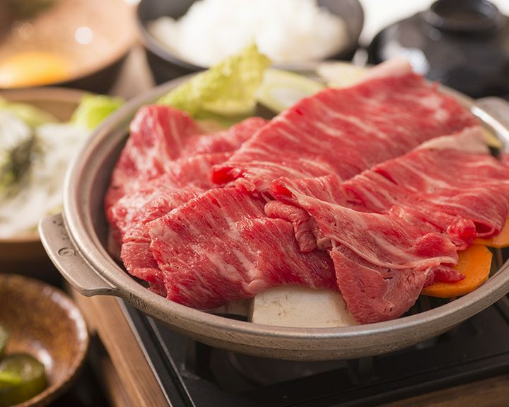 こだわりの野菜とお肉を鍋で食べ放題