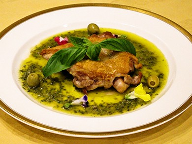 落ち着いた雰囲気の店内は、大人の二人が羽を休めるのにぴったり