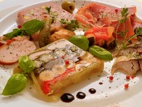 お肉のパテ・野菜のゼリー寄せなど
1人で家飲み・ホームパーティーに是非!