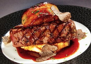 『赤身牛フィレ肉と濃厚フォアグラのロッシーニ風』