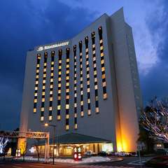 焼き手のパフォーマンスもご馳走！鉄板焼レストランでの食事会