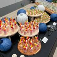 オフィス、イベントなど　大切なお集まりの場にパーティーフードをお届け

会場準備から配膳、後片付けまで全てお任せください。
ご予算、ご希望に合わせたプランをご提案します。 
※最低注文金額20万円より