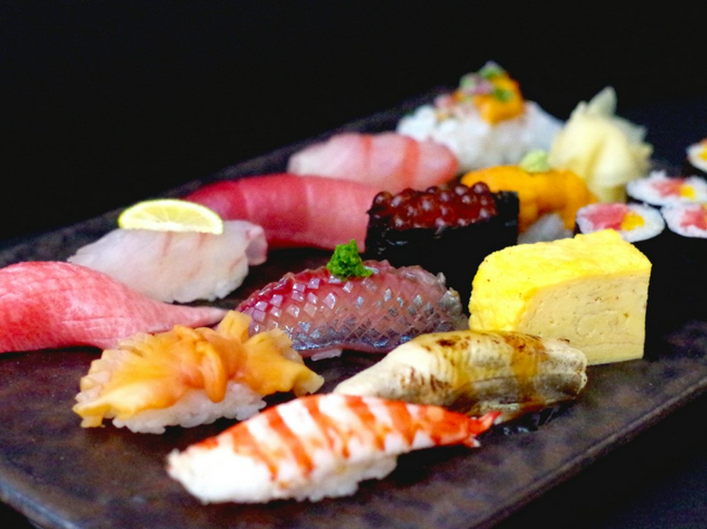 にぎり（特上）コース　10貫巻物1本