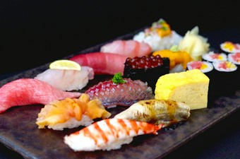 にぎり（特上）コース　10貫巻物1本