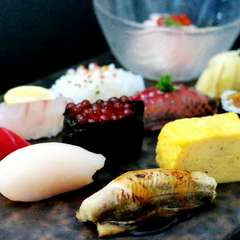 にぎり（上）ランチのみ　7貫巻物1本