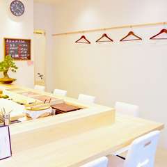 カウンター全7席