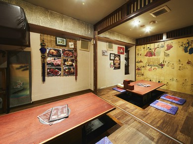 ゆったり広々としたお席でプライベートな時間を