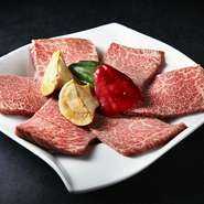 とろけるように香ばしいザブトンという部位を切り出しました。当店自慢の一品。（1人前）