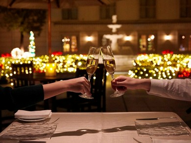 ヨーロッパを感じる中庭を眺めながらお食事を