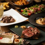 溶岩焼き2種盛り合わせや、黒毛和牛や牛タンなどお肉盛り沢山。接待やご宴会、大切な記念日に人気です