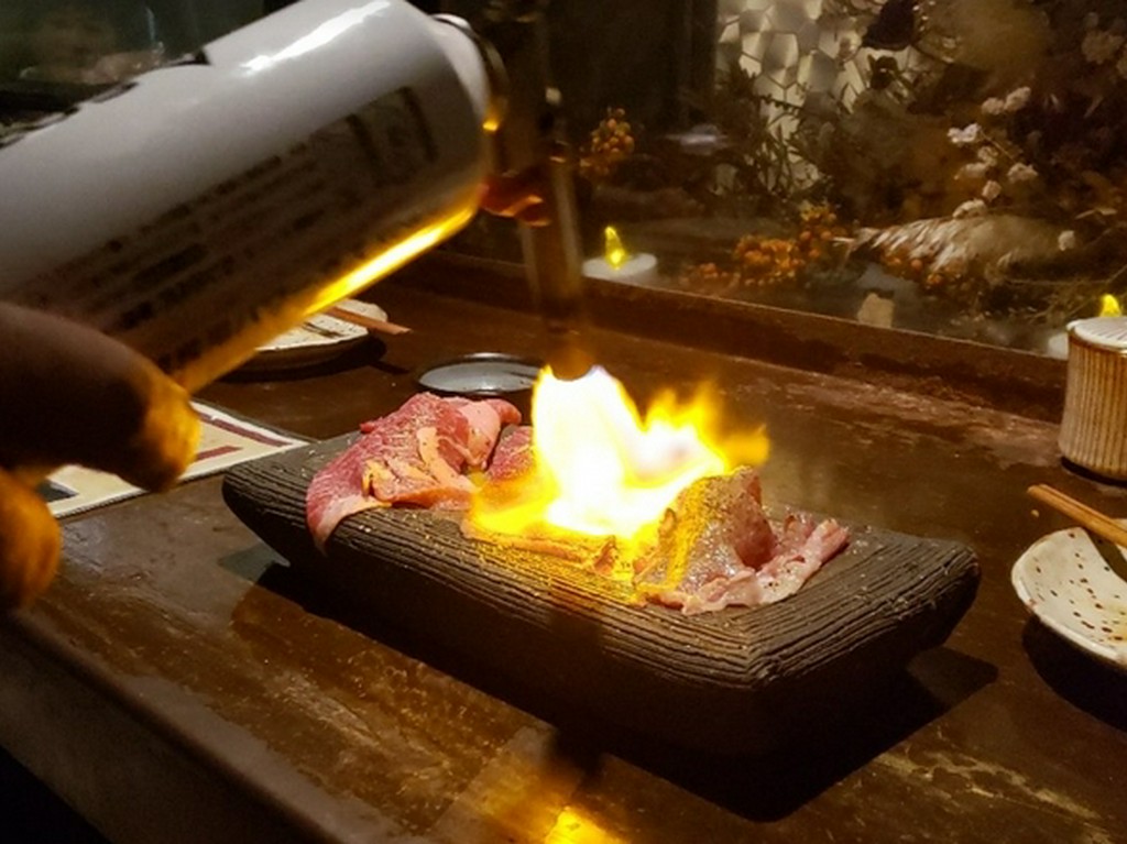 長崎和牛の炙り寿司（3貫）