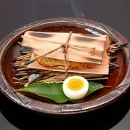 自家製味噌の旨みと藁の香りが五感に響く『銀鱈西京漬の藁焼き』