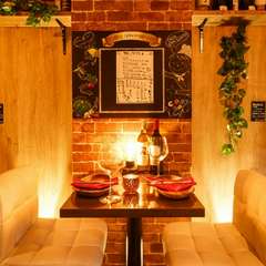 女子会向けのおしゃれなソファー席。女子会・記念日にも