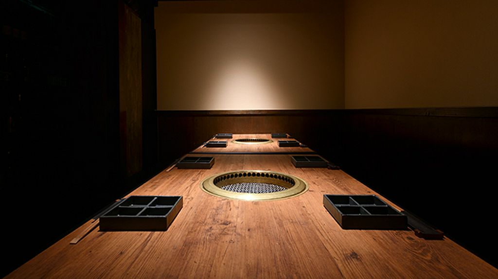 落ち着いた店内