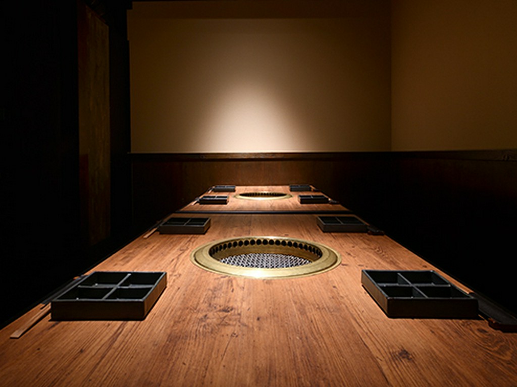 落ち着いた店内