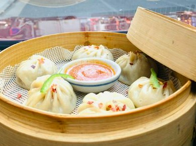 　ヒマラヤ蒸しぎようざ【モモ）