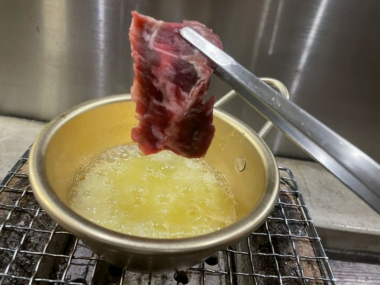 牛ハラミの「ニンニクバターフォンデュ」