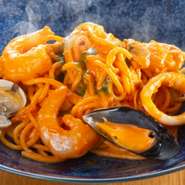 魚介の味を存分に生かしたクリーム仕立ての特製パスタ