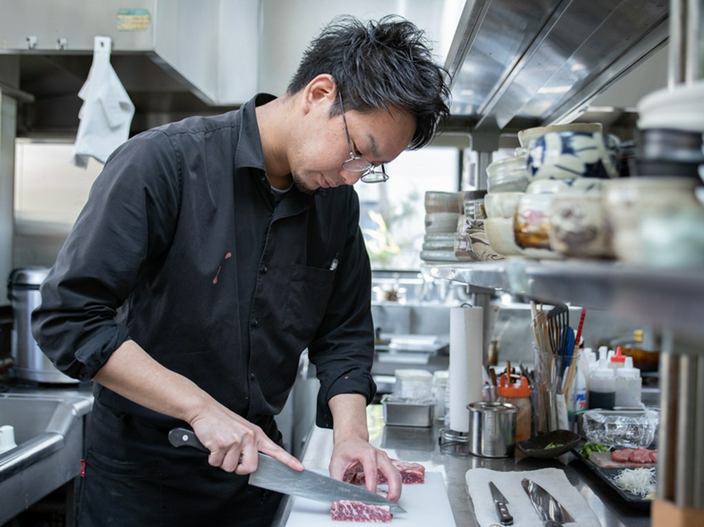 料理や酒のリクエストもお気軽に！フレンドリーな接客でお出迎え