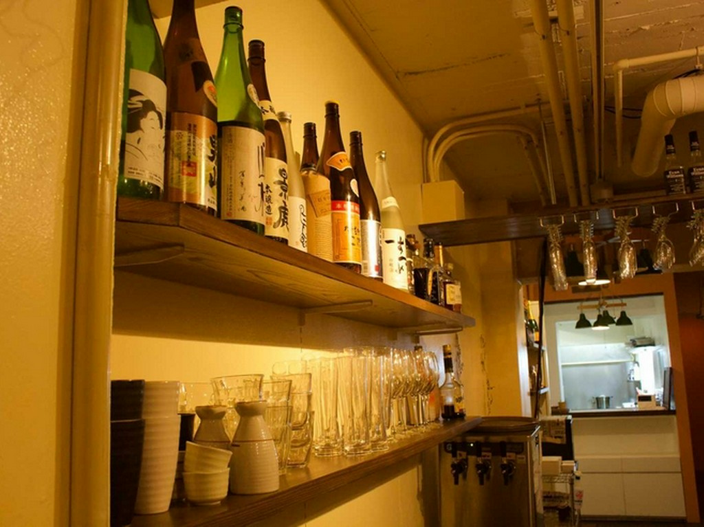 当店名物八寸にも合う日本酒等充実！