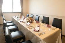 ご婚約おめでとうございます
お祝いする記念のひとときは
ＥＹＯＨＡＫＵで創作フレンチをご堪能ください