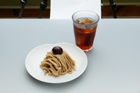 地元産の栗を使ったこだわりのモンブラン。ドリンクはコーヒー、紅茶、コーラ、ジンジャーエール、オレンジジュースよりお選びいただけます。