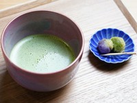 静岡県から仕入れる香り高い抹茶を存分に堪能できる『自分でたてるお抹茶セット』