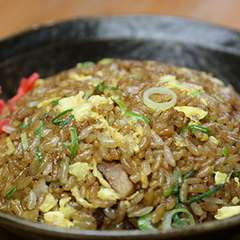 黒チャーハン
