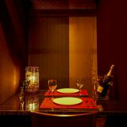 「付き合って何周年」「結婚して何周年」の様な、記念日でのデート利用が多いです。コース利用の方限定の「テーブルフルコーディネート」のサービスが大人気。大切なあの人と記憶に残る素敵な時間を過ごしませんか？