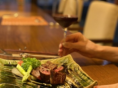 大人はカウンターがさまになる。