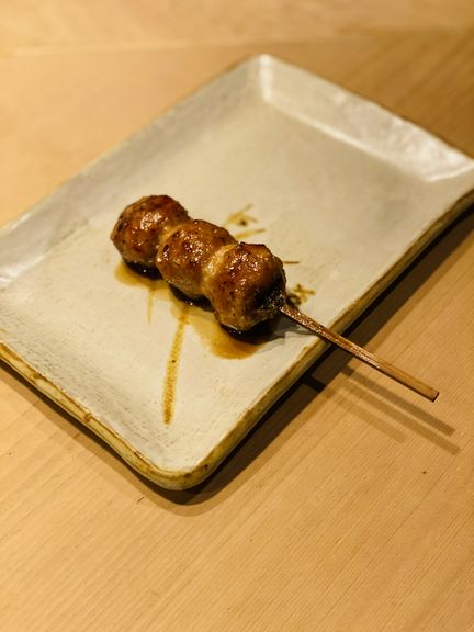 ナンコツのコリっとした食感とジューシーな旨みが滴る逸品『つくね』