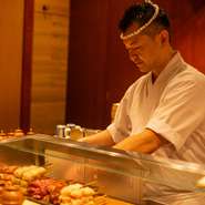 キャリアを積み重ねてきても、未だに足りていない部分が多いと話す廣田氏。丁寧且つ早く仕事ができるプロとして、訪れる人からもらえる言葉を胸に、さらなる技術の向上を目指されています。