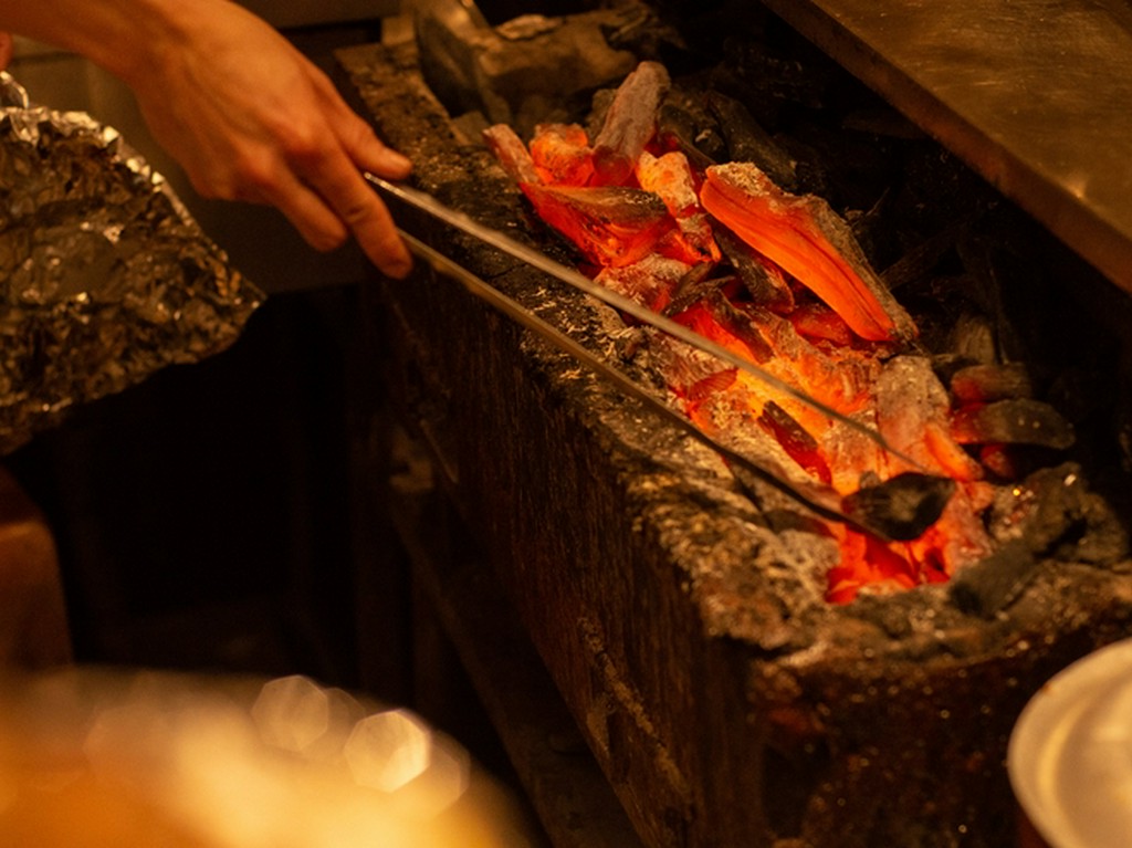 手間暇を惜しまない焼き鳥に、心もお腹も満たされる大人の隠れ家